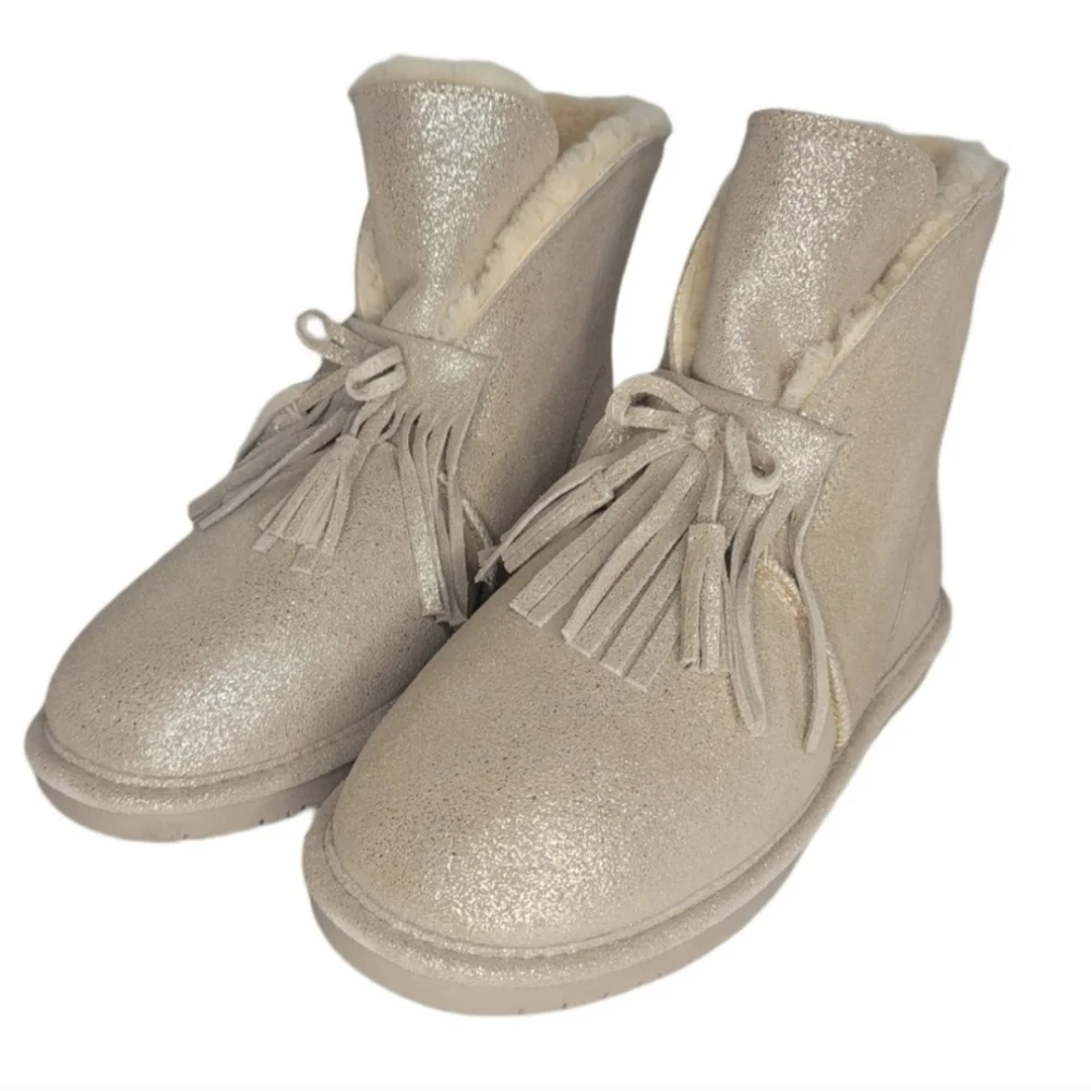 New Bearpaw Christie Metallic Boot Size 12M or 13M